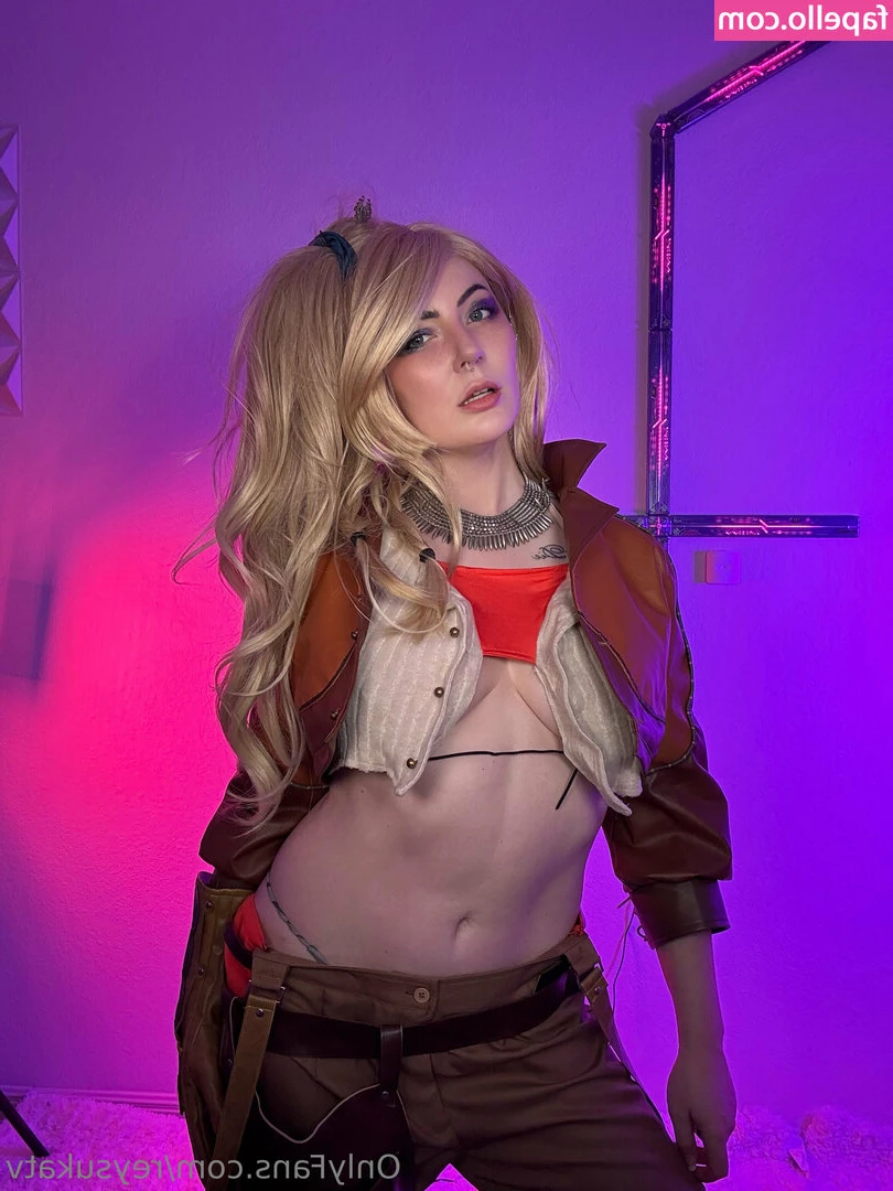 reysukatv [ reysukatv-3 ] - Wanna see how these leggings look on my butt?🫢