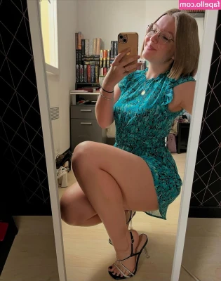 heels.girl.87 [ heels-girl-87 ] - If I said you were beneath me... while I straddled you in this