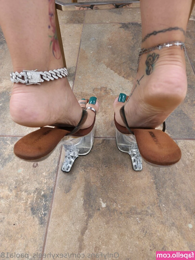sexyheels_paola18 [ sexyheels-paola18 ] - this was on pornhub but then I decided I hated it, so now it's here