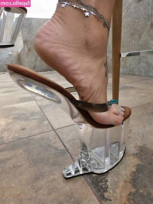 sexyheels_paola18 [ sexyheels-paola18 ] - Welcome to the Thunderdome!