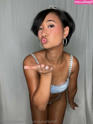 thesweetestvelvet - Friday is a great day to drink water and smile a lot!