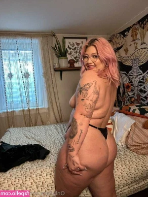 Demi Bleu [ demi-bleu ] - Sorry I haven’t gotten back to y’all a lot today. Just busy