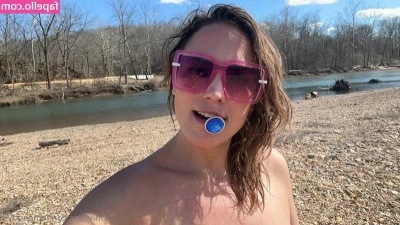 Emily Gaudy [ emily-gaudy ] - Fun fact, I’m not wearing underwear