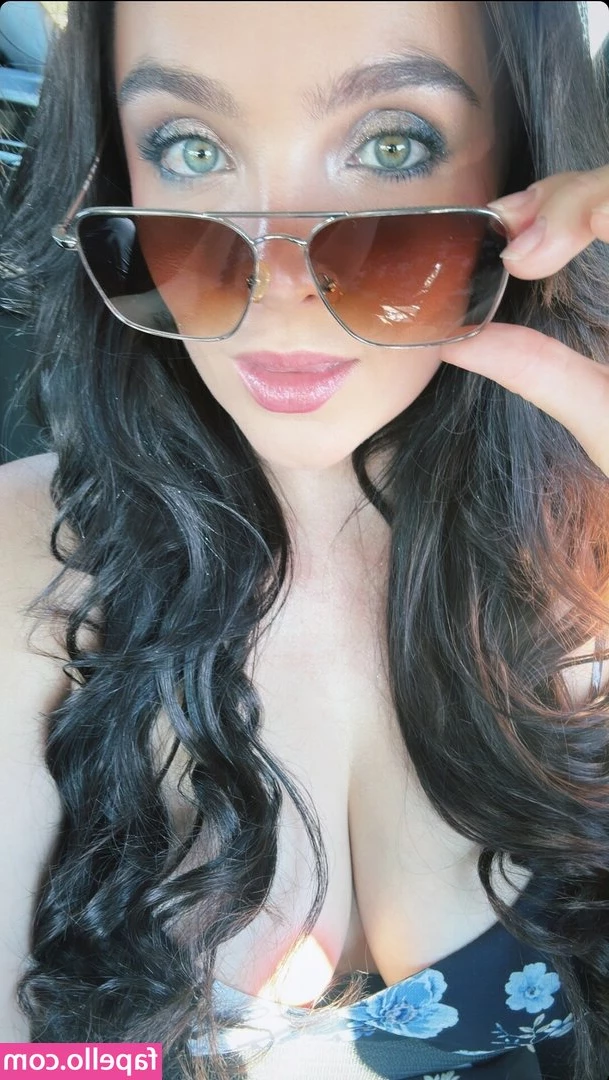 Stevie Lynn Jones [ stevie-lynn-jones ] - Peachy asss dm for customs 😘