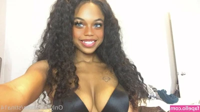 justimamendez23 - Spread nudes everywhere you go 😻