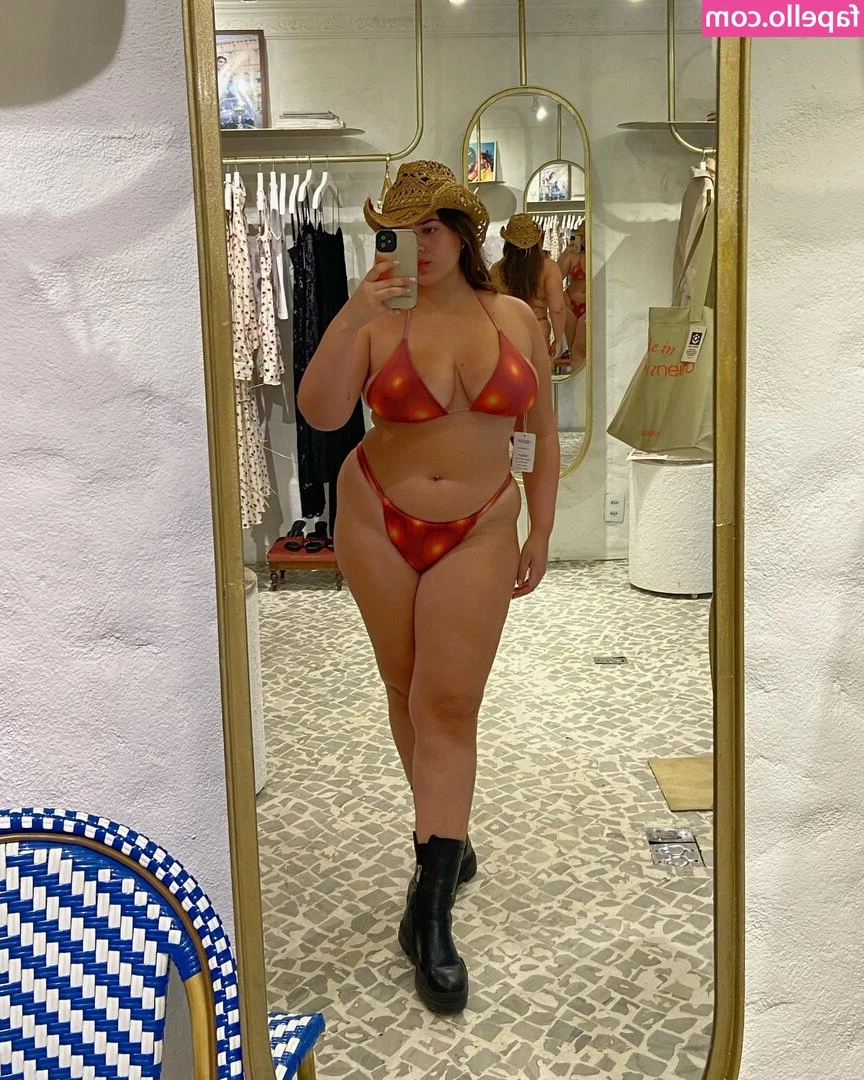 Dalia Akstein [ dalia-akstein ] - Do you like my new pair of jeans? 😏  -