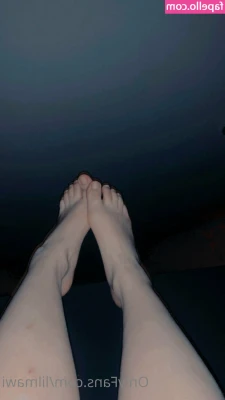 lilmawi - Should I go get waxed ?