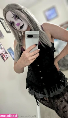 clarissa_clown [ clarissa-clown ] - Going live in 15 minutes catch me on ig live first