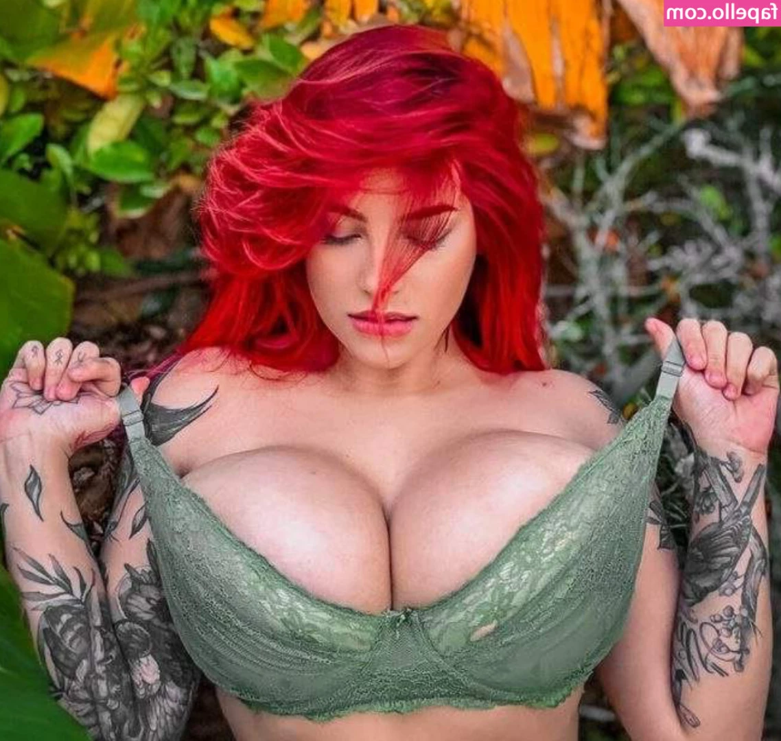Gabriela Abdala [ gabriela-abdala ] - Want to see what's under my jacket? 😘