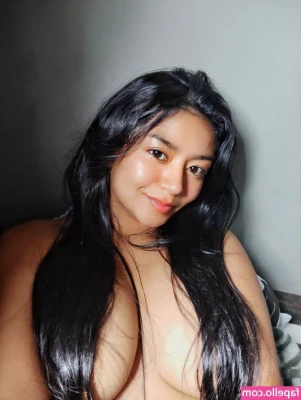 Manu Quijano [ manu-quijano ] - PEEK A BOO 👻 DONT BE LOOKING 🆙 MY SKIRT !