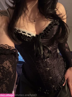 moonlitkittyx - Two more 120s 2 different outfits- one sitting 🥰