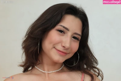 Lola Bredly [ lola-bredly ] - You decide  the Ai and I write the story