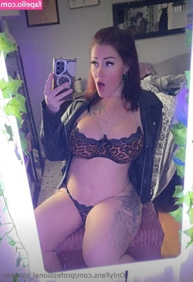 Professional_Snacker [ professional-snacker ] - When your WET 💦 DREAM cums true 💕💕