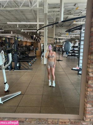 taylor_hayes [ taylor-hayes ] - I just wanted to see how hard your dick gets when u see these , You