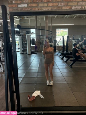 taylor_hayes [ taylor-hayes ] - would you let these thick hips take a ride on your sexy face? 😈 i