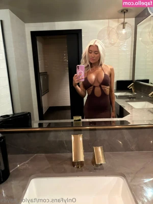 taylor_hayes [ taylor-hayes ] - Naughty
