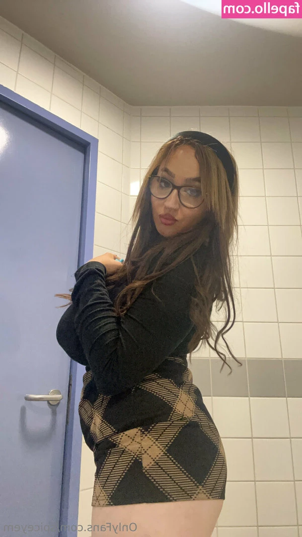 spiceyem - Sla mij lekker geil op mijn kontje tijdens de seks 😈😈😈