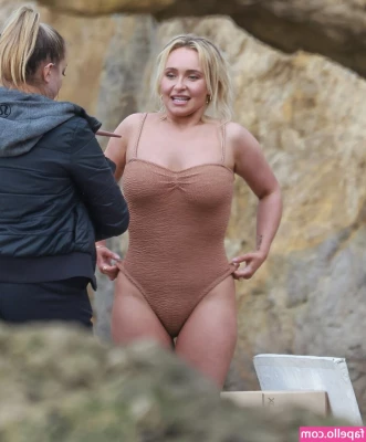 Hayden Panettiere [ hayden-panettiere ] - Get me hard yo