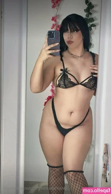 apoloniathomson - Suck my toes