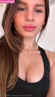 apoloniathomson - Cute lil selfie