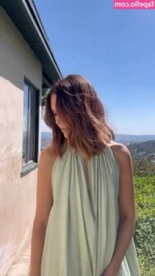 Amanda Leigh Moore [ amanda-leigh-moore ] - Spilling out!