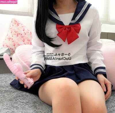 uuchan - 🇬🇧 Wanna play with me? 🎮  🇮🇹 Ti va di giocare con me?