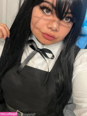 M0chiiBaby - Hahah I feel like I look so awkward in this.. was just playing around
