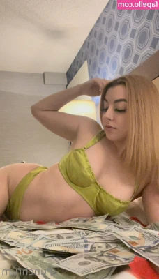 punchrum - Hay que me pone caliente ver como uno agarra mis caderas para meterme