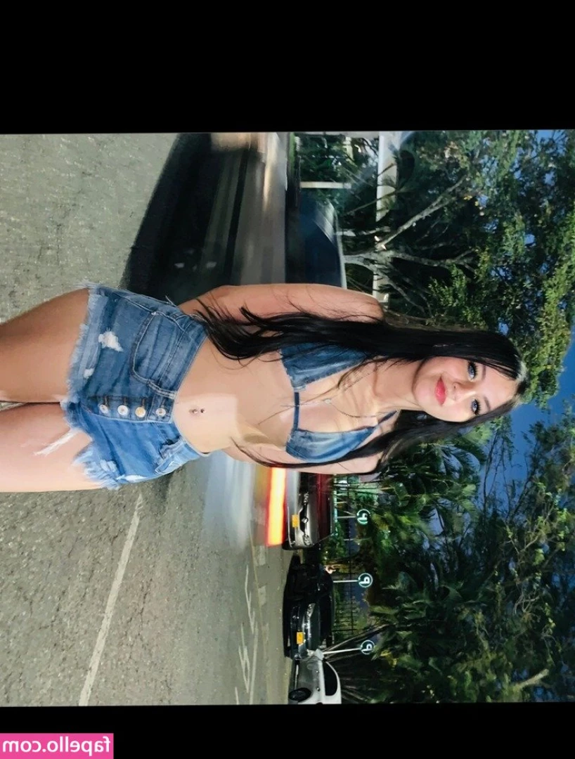 Valentina Quintero [ valentina-quintero ] - Are you alright, babe? 🥰