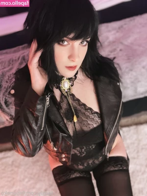Hiso Neko [ hiso-neko ] - I’m going shopping tomorrow for some things is there any toys I