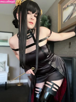 Hiso Neko [ hiso-neko ] - Who else is ready for this year to be over