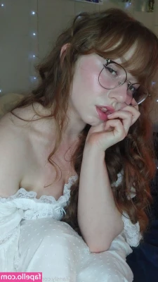 mandyfrizzle - A big cock for my tight pussy