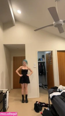 Shae Evans [ shae-evans ] - Surrender all your dreams to me! DM me for the Lux treatment!