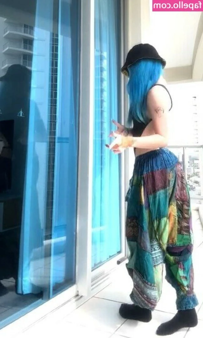 Shae Evans [ shae-evans ] - Ass twerking🤭