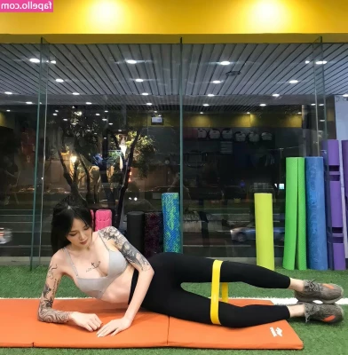 kiligkira - Feeling super fucking slutty 😈 Thinking of doing a video of the