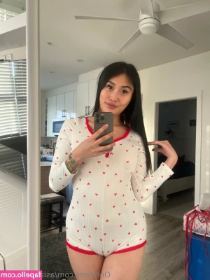asianlolatessa [ asianlolatessa-2 ] - Thinking of starting this account up again