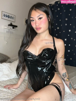 asianlolatessa [ asianlolatessa-2 ] - What color do you think my dildo is? 😈