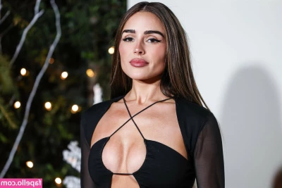 Olivia Culpo [ olivia-culpo ] - Les dejo unas fotitos para que me vean totalmente desnudita  Los amo