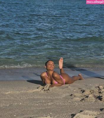 Shanty Franco [ shanty-franco ] - I may look like a bad girl, but I really like coziness 💕 If a man