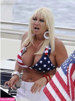 Linda Hogan [ linda-hogan ] - Gotta love some steamy shower photos  I know i do