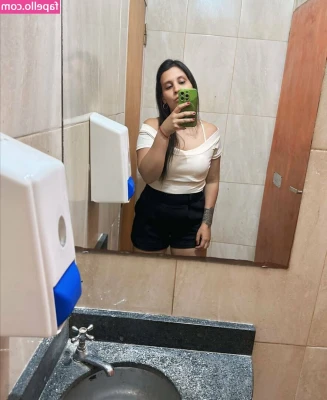 ladama22 - I haven't worked out my butt since like monday tf