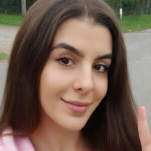 Chloe Tzuqiknee
