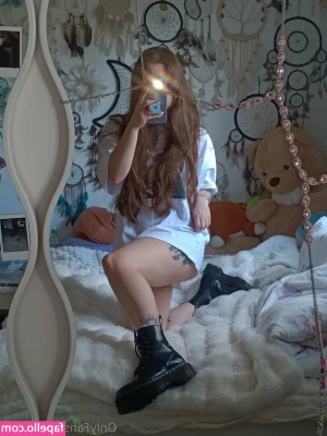 tjc20 - Suck on my toes you little slut! Gag on them... 😈