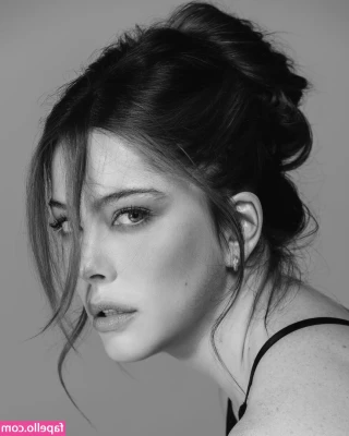 Bia Arantes [ bia-arantes ] - Which would you choose? 🧐🌸💦