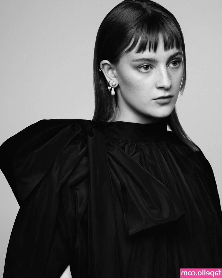 Phia Saban [ phia-saban ] - Where are the new members? Nobody writes for me😂😂😂😂 Ou