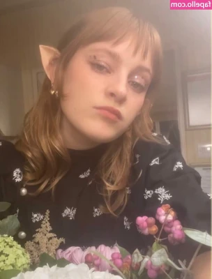 Phia Saban [ phia-saban ] - Playing with my buttplug<3