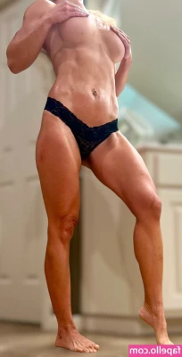 hottie-withabody - 4 hands is better than 1! Me and cosmicdebris88 give Hank A