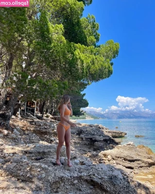 Sportlerinnen deutsch & International (Prominent) [ sportlerinnen-deutsch-amp-international-prominent ] - Thinking of going live for a little festive show. What day should I