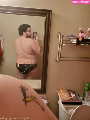 jangotro - Will you fuck me if we were roommates? 👀🔥