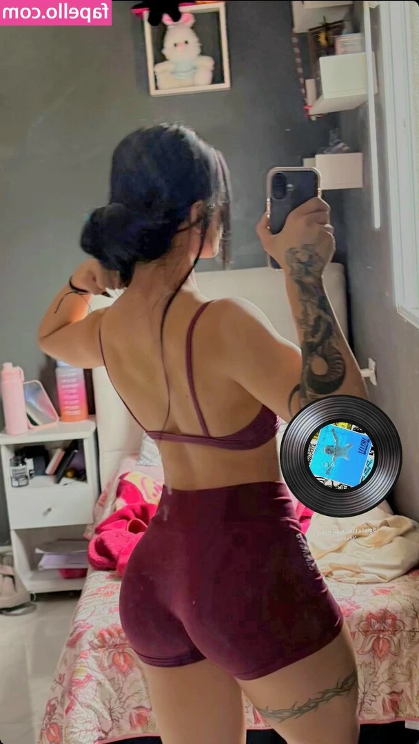 evelyncomfome - VACATION BABY!! ⛱️ 🍸 🍹